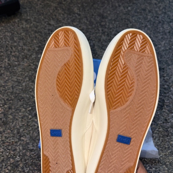 Keds canvas sneakers size 9 - Picture 3 of 5